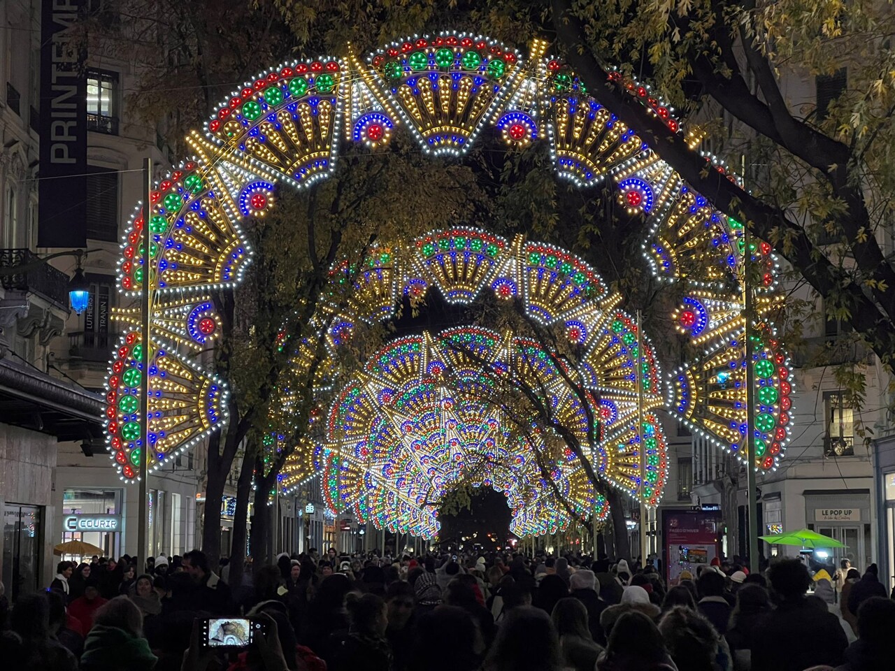 préparez votre soirée avec notre carte des illuminations