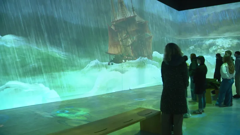 Les visiteurs peuvent embarquer à bord de l'Hermione grâce à l'expérience 3D proposée par l'Hôtel-Dieu du Puy-en-Velay. 