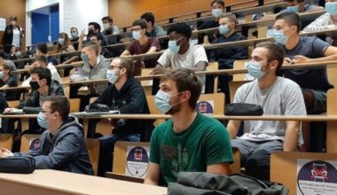 Nice. Un professeur attaque l'université qui l'a "obligé" à surveiller des examens