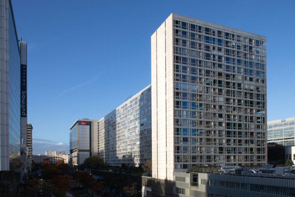 Un bailleur et des propriétaires souhaitent changer la façade de l'immeuble.