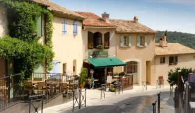 sa sublime maison située à Ramatuelle, avec vue sur des plages magnifiques