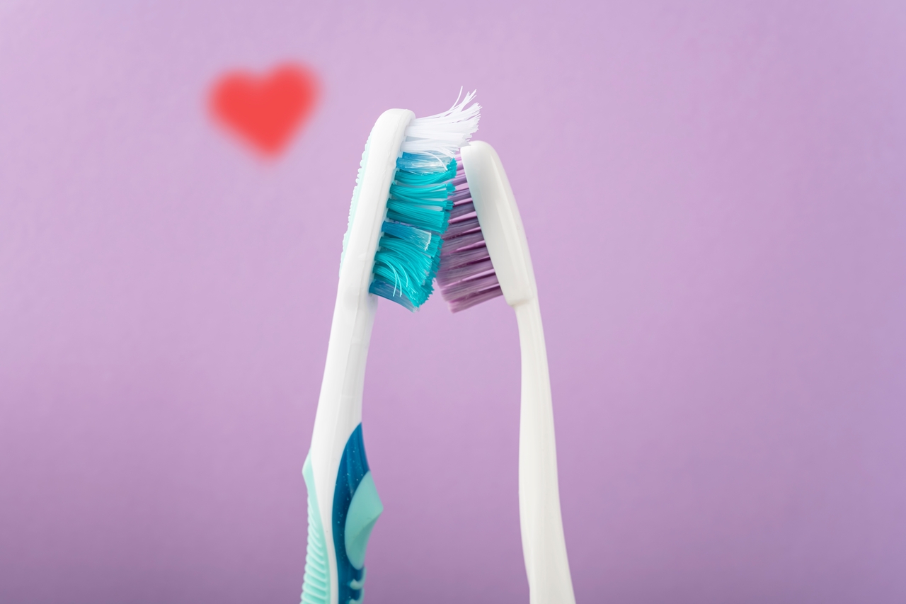 "Les bactéries peuvent être transmises" : si vous avez ce problème dentaire très courant, évitez d'embrasser votre partenaire