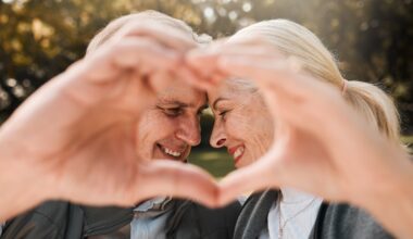 Vous doutez que le véritable amour existe ? Ce mari répète le même geste chaque vendredi pour sa femme depuis 68 ans, et émeut tout Internet