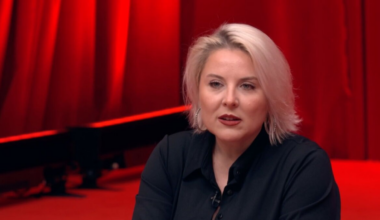 EXCLU. Marlène Schaff "entièrement nue devant un miroir", ce moment qui a tout changé pour elle