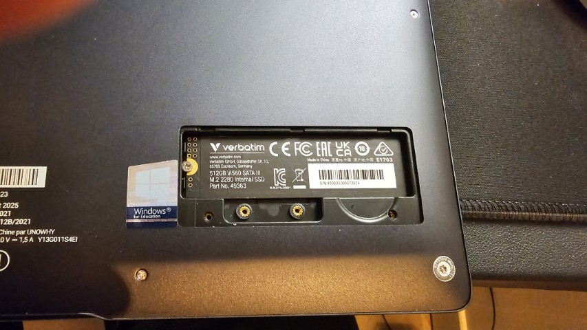 Un SSD SATA au format 2280