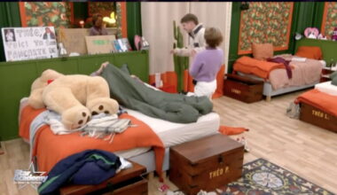 Star Academy 2025 : Les élèves en larmes, leurs proches débarquent au château pour leur faire une surprise !