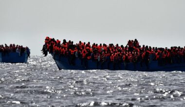 Plus de 800 migrants ont traversé la Manche samedi, un record depuis octobre