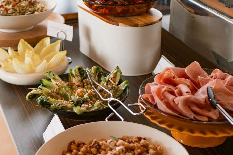 Supper, à Labège, propose des brunchs dans une ambiance 70's.