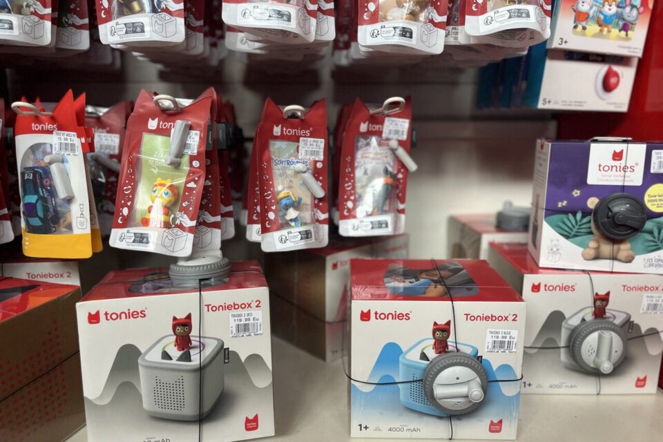 Le Tonie créatif permet d’enregistrer plus de 90 minutes de contenu audio, comme des histoires ou des chansons, réécoutables sur la Toniebox.