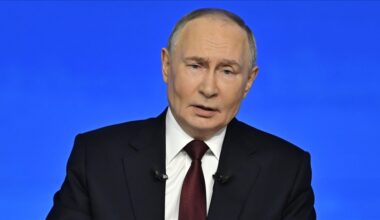 Poutine appelle Kiev et l’UE à prendre des mesures en faveur de la paix en Ukraine