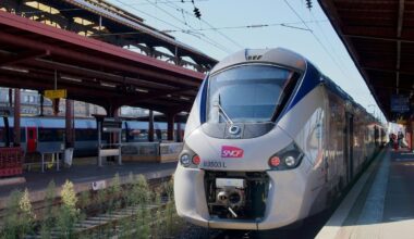 Elle se défoule sur son fils de 6 ans dans un TGV Lille-Nîmes, la police les attend à l’arrivée