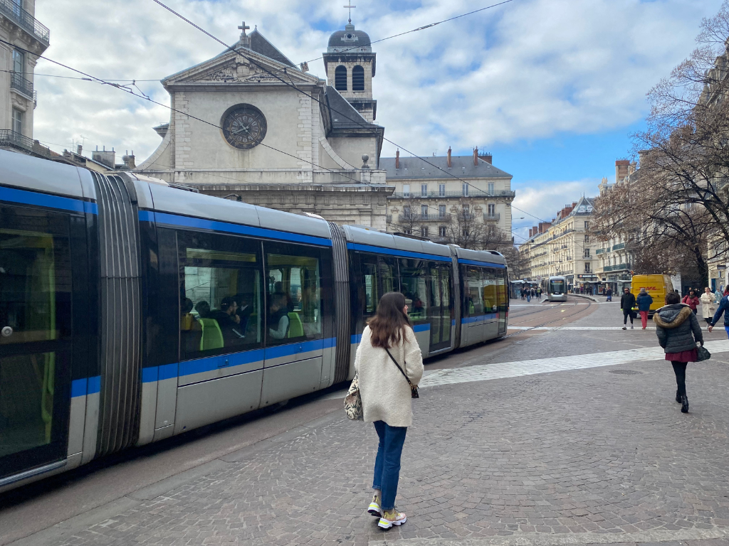 Grenoble. Des horaires de circulation adaptés dans les tramways et bus pour la fin d'année