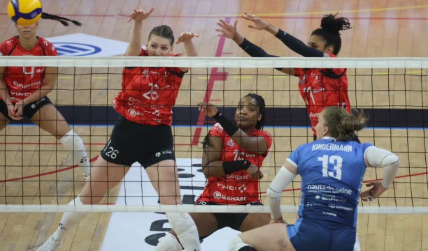 Ulyana Kotar (n°26) fait un match plein ce soir. Photo Vincent Voegtlin