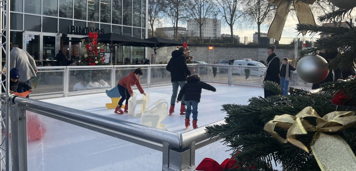 Rouen. Petits et grands ont chaussé leurs patins sur la patinoire éphémère du 105
