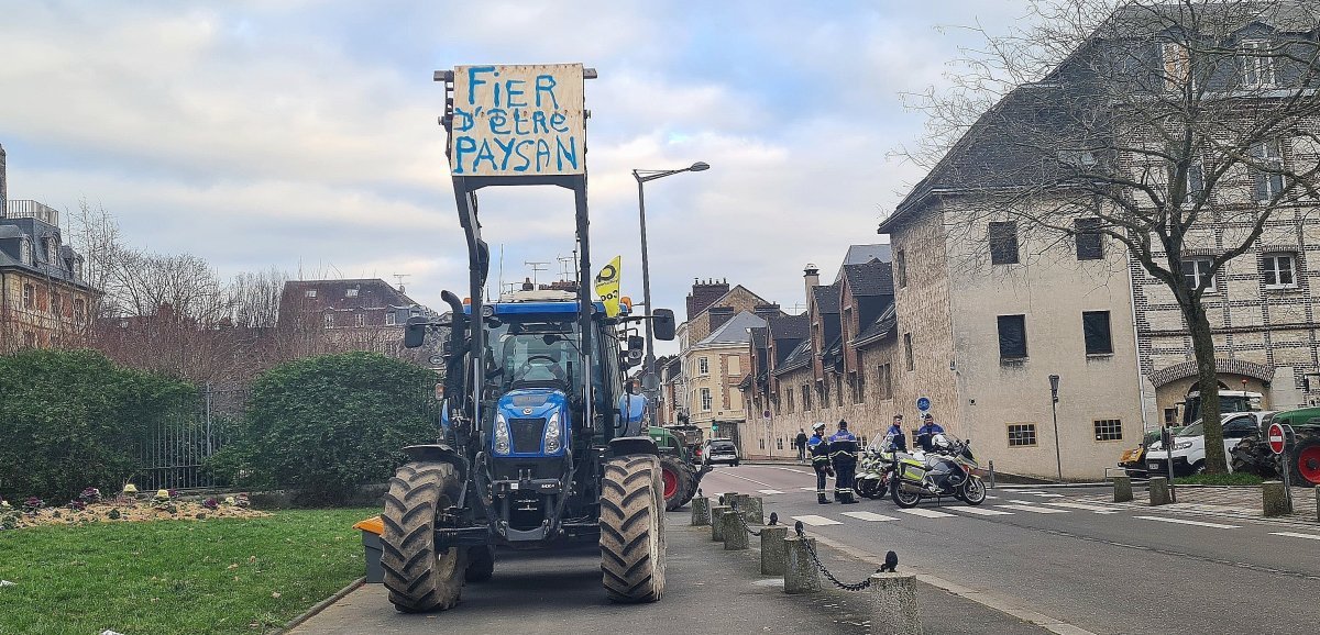 Mercosur, dermatose nodulaire... Les agriculteurs se mobilisent à Rouen et à Bruxelles