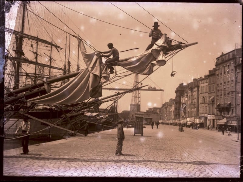 Le quai du port avec ses cabanes de douaniers vers 1907-1910 par Fernand Detaille.