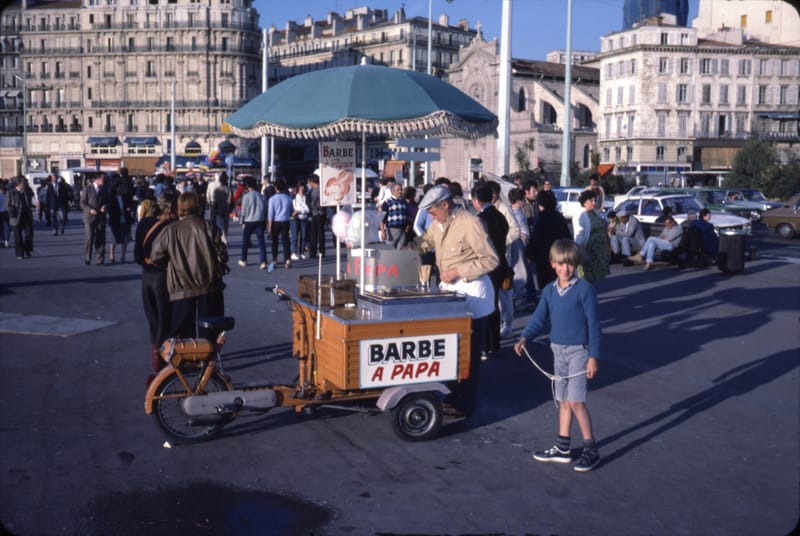 Vendeur de barbe à papa en 1984, sur le quai de La Fraternité.