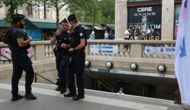 attaques au couteau et au marteau dans le métro ligne 3