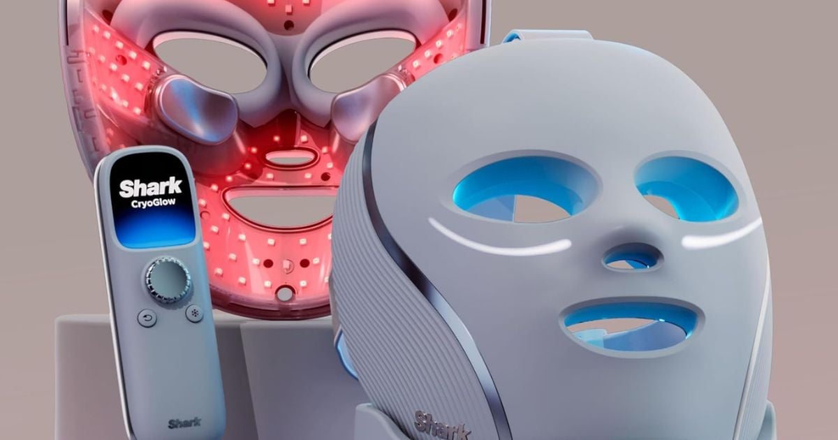 Visage parfait garanti avec ce masque LED CryoGlow de Shark qui révolutionne les routines beauté