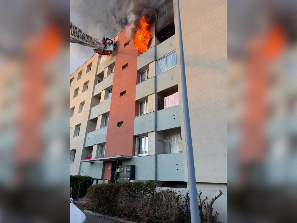 Violent incendie dans un immeuble près de Marseille. Plusieurs blessés, d'importants moyens déployés
