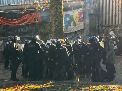 Un groupe d'occupants de la Bobine a été séparé de force, ce mercredi 10 décembre.