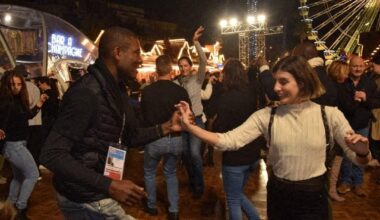 Nice. Ils ne se connaissent pas mais dansent ensemble, ce rendez-vous cartonne en ville