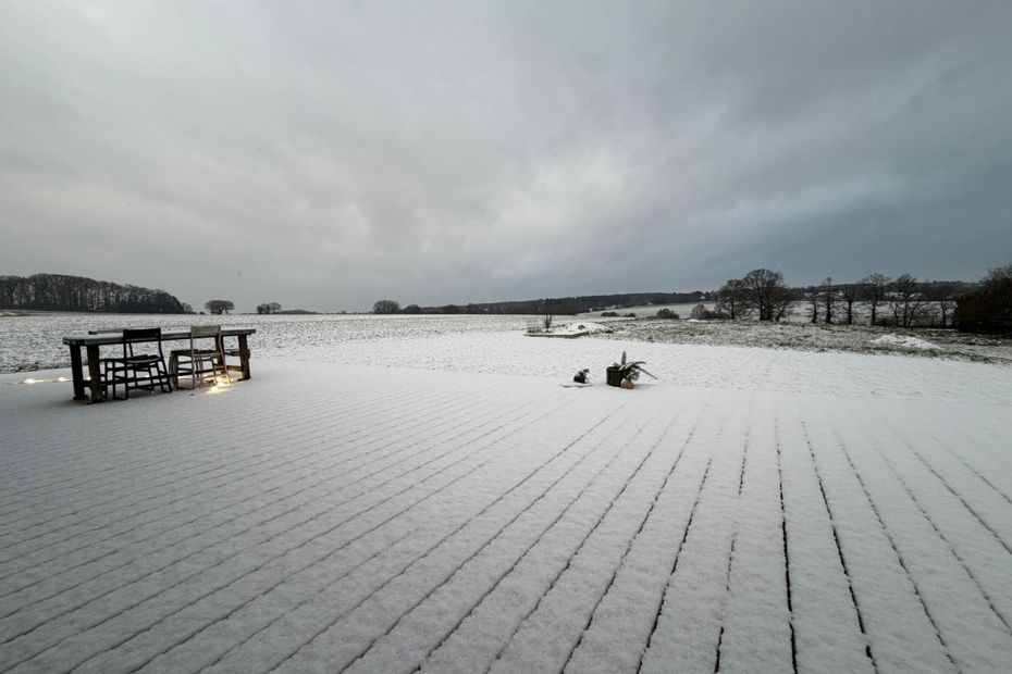 Neige. "C'est la belle nuit de Noël", en Bretagne, la neige a étendu son manteau blanc