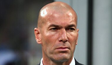 "Relève-toi, fils de p…", vive altercation avec une ex-star des Bleus