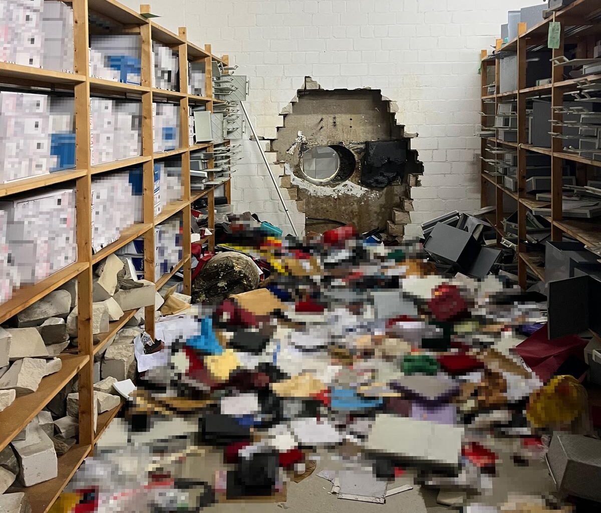 Le cambriolage a &eacute;t&eacute; d&eacute;couvert lundi gr&acirc;ce &agrave; une alerte incendie re&ccedil;ue par les pompiers.