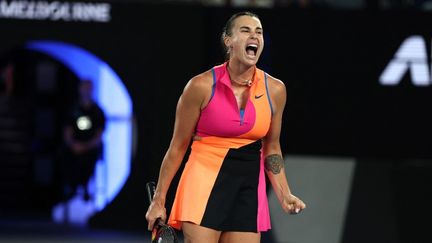 Aryna Sabalenka lors de sa demi-finale à l'Open d'Australie contre Elina Svitolina, le 29 janvier 2026. (MARTIN KEEP / AFP)