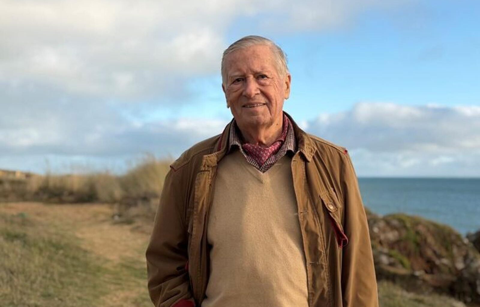 “Alain Duhamel, la retraite moi jamais !” : un portrait superficiel de l’éditorialiste politique - Télérama