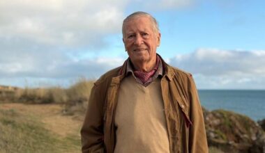 “Alain Duhamel, la retraite moi jamais !” : un portrait superficiel de l’éditorialiste politique - Télérama