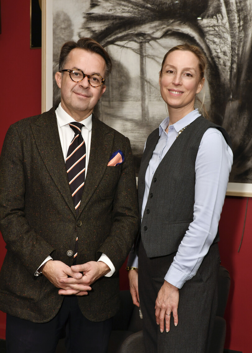 La romancière Adélaïde de Clermont-Tonnerre, directrice de la rédaction de Point de Vue, et JeanChristophe Chataignier, directeur général d’Osenat.