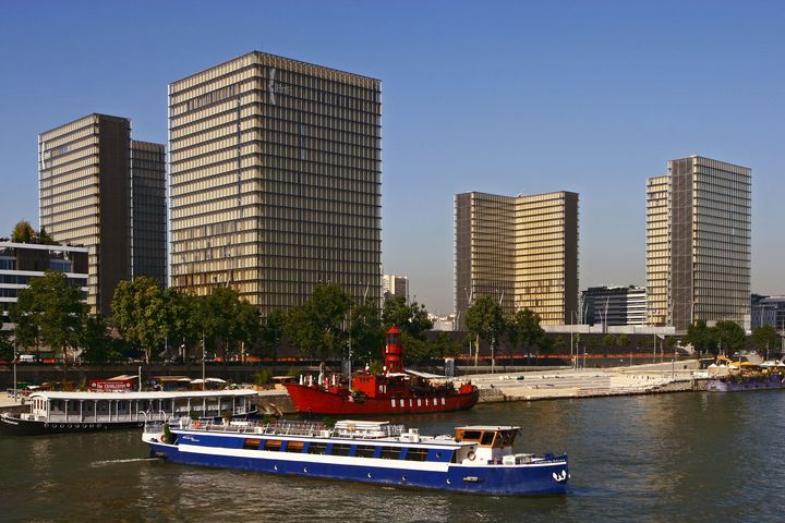 La BnF François Mitterrand, le long de la Seine, à Paris. (BRAVO-ANA / ONLY FRANCE / AFP)