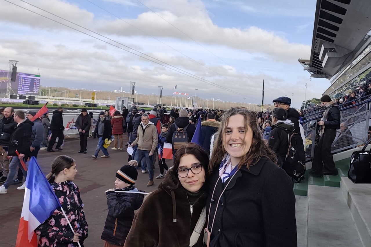 ces jeunes racontent pourquoi ils vibrent pour les courses hippiques