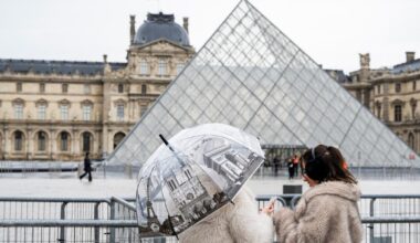 Troisième journée de grève au Louvre en un mois, alors que des annonces sont attendues sur la direction du musée