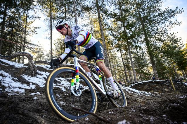 Mathieu Van der Poel finalement absent au cyclo-cross de Benidorm - L'Équipe