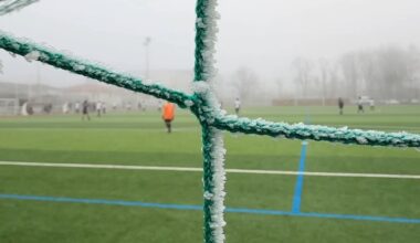 Gel et verglas : la Ville de Saint-Étienne interdit l’accès aux terrains de plein air