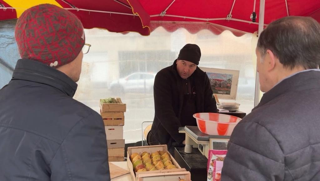 Saint-Étienne : forains et clients défient ensemble le grand froid