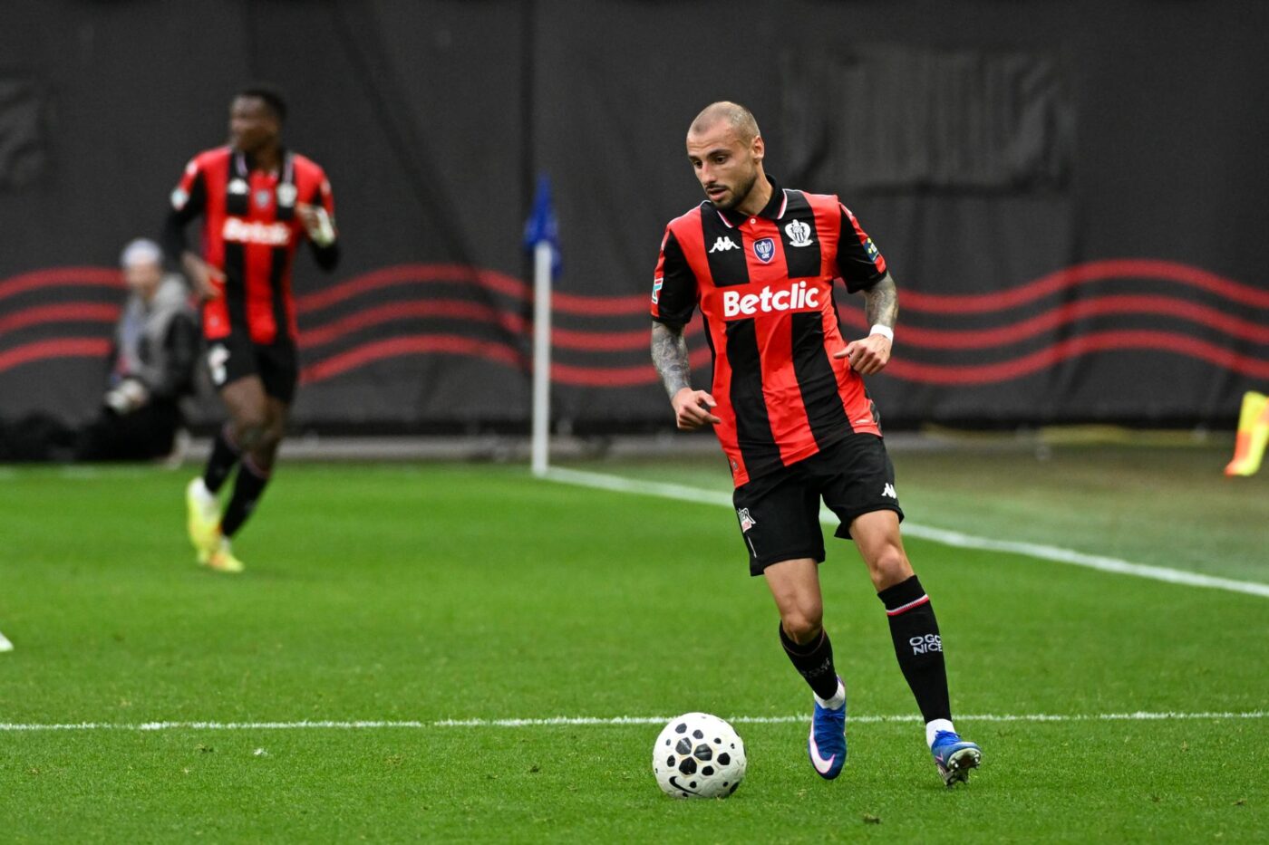 Jonathan Clauss prolonge à Nice - France - OGC Nice