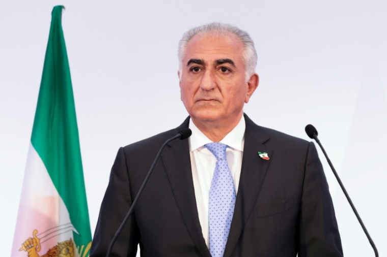Le fils de l'ancien chah et figure de l'opposition iranienne Reza Pahlavi, à Paris le 23 juin 2025 ( AFP / JOEL SAGET )
