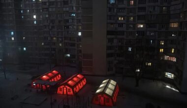 Frappes russes en Ukraine : près de la moitié de Kiev privée de chauffage et d'électricité