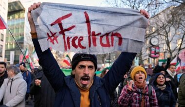 Iran : manifestations en Europe, Donald Trump réitère ses menaces d'intervention