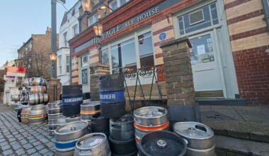 "Avec ces nouvelles taxes, seul un pub sur dix sera rentable" : au Royaume-Uni, l'inquiétude des propriétaires de bars