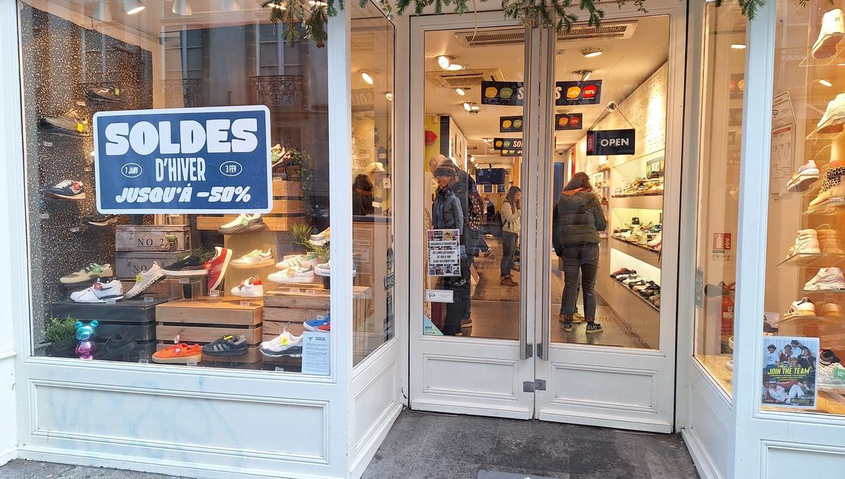"La météo n'arrange rien" : à Rennes coup d'envoi timide des soldes d'hiver dans les commerces