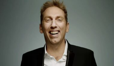 De l'humour proche de la mer à Marseille ou en altitude aux pieds des pistes à Risoul