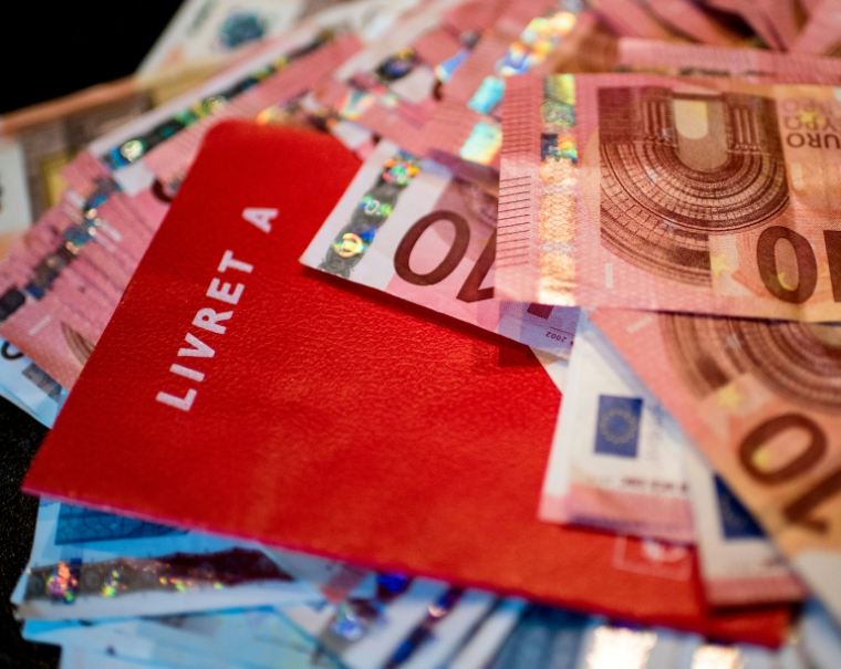 Le taux du Livret A va descendre à 1,5% à partir du mois de février ( AFP / Denis CHARLET )