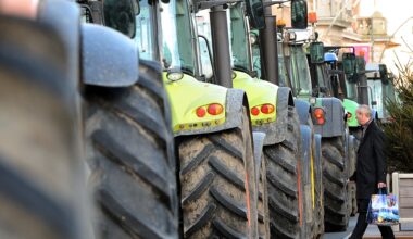 INFO RTL - Colère des agriculteurs : une centaine de tracteurs en 8 convois aux portes de Paris