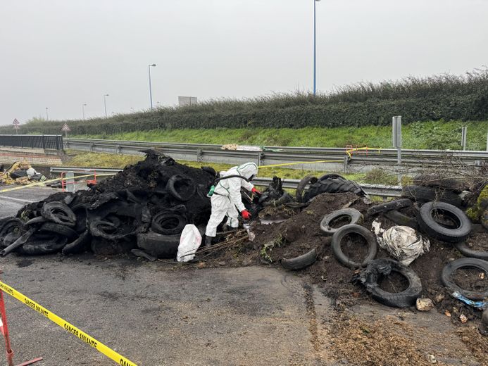 Ce mardi, une entreprise spécialisée a retiré des déchets amiantés abandonnés sur la rocade.