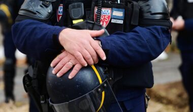 Doigts arrachés par des engins pyrotechniques, menace avec un couteau à Paris, un homme poignardé à Marseille… Le point sur les incidents du Nouvel An